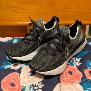 Nike Infinity React Run Flyknit shoes 👟